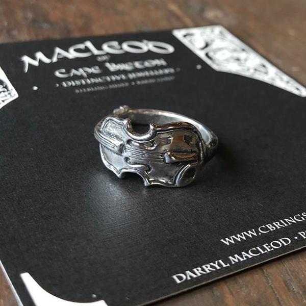 Handmade sterling silver fiddle ring by Darryl MacLeod of MacLeod of Cape Breton