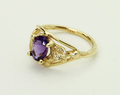 14K Gold Ring with Leaf Band and Amethyst