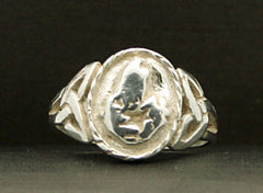 Cape Breton Ring with Oval Twist Setting